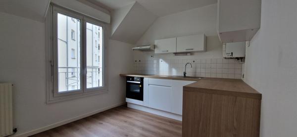 Grand Appartement T2 de 55m2 avec balcon, cuisine aménagée, équipée proche centre ville et transport quartier calme, la sarthe à proximité