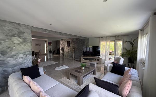 Maison à vendre    5 pièces •  Vienne