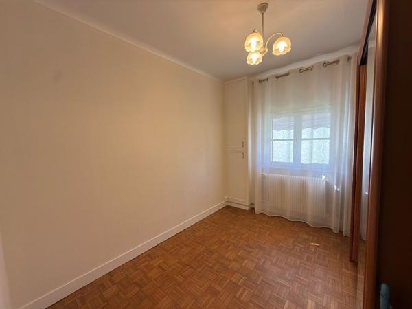 Maison de plain-pied 3 chambres avec hangar de 60 m² ? Chelles
