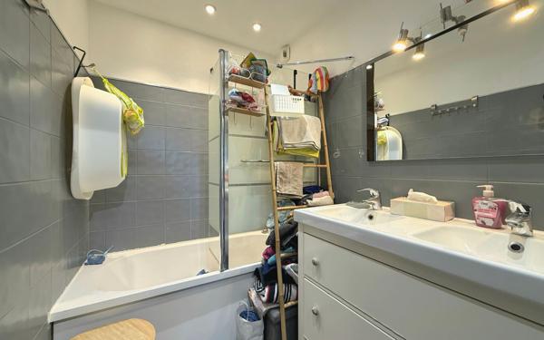 Appartement à vendre    3 pièces • 70,37 m2 Talant