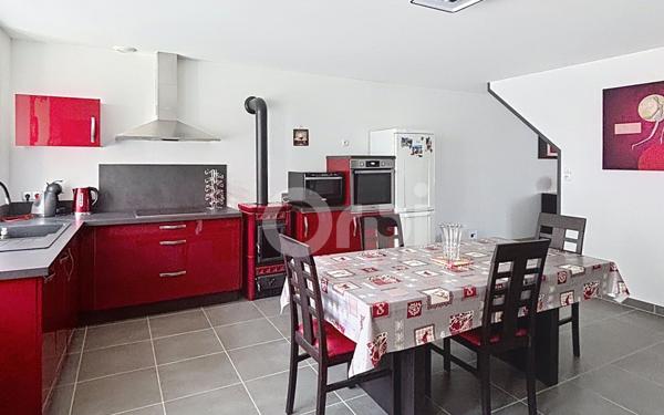 Maison à vendre    4 pièces •  Is-en-Bassigny