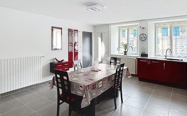 Maison à vendre    4 pièces •  Is-en-Bassigny