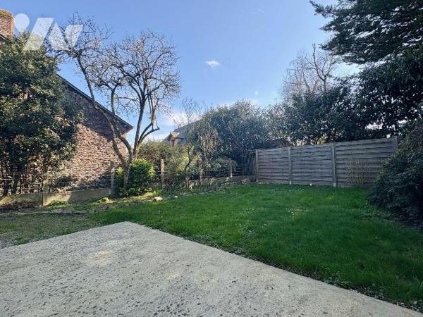 Idéal pour un premier achat.

A moins de 10 minutes de châteaubriant.
Dans un hameau,  à que...
