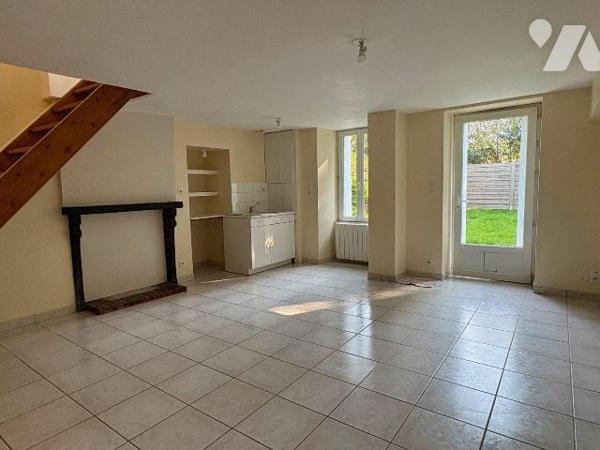 Idéal pour un premier achat.

A moins de 10 minutes de châteaubriant.
Dans un hameau,  à que...