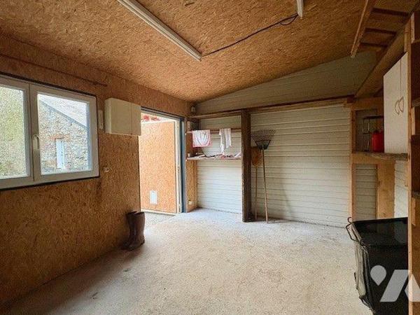 Idéal pour un premier achat.

A moins de 10 minutes de châteaubriant.
Dans un hameau,  à que...