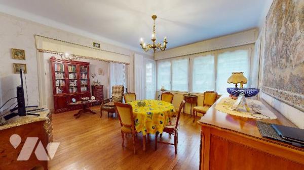 Aix-les-Bains – Centre-ville – Grand T3 avec balcons, terrasse, cave