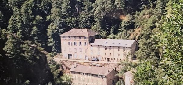 Immeuble Ancien hôtel thermal de 900 m²