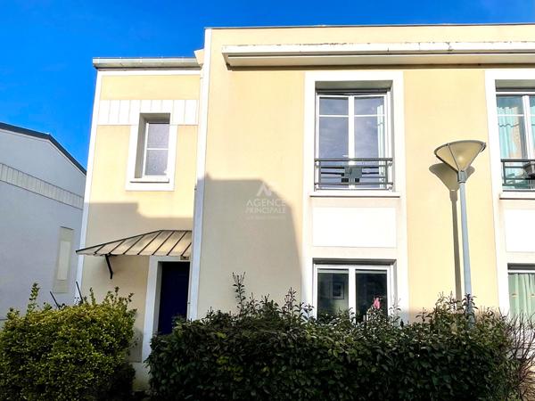 Maison CONFLANS STE HONORINE - 5 pièce(s) - 84 m2 349 000 € **  - Référence  7494