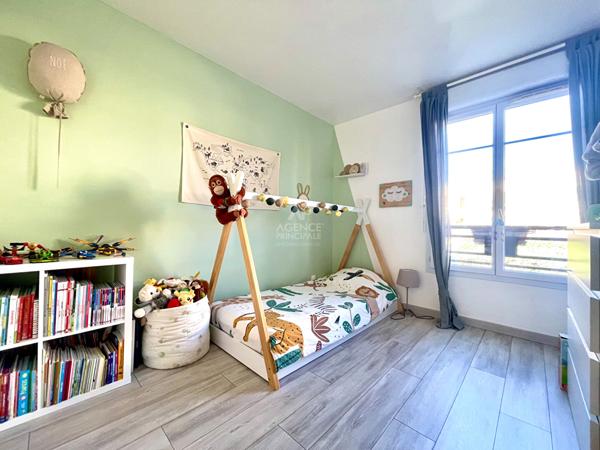 Maison CONFLANS STE HONORINE - 5 pièce(s) - 84 m2 349 000 € **  - Référence  7494