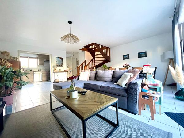 Maison CONFLANS STE HONORINE - 5 pièce(s) - 84 m2 349 000 € **  - Référence  7494