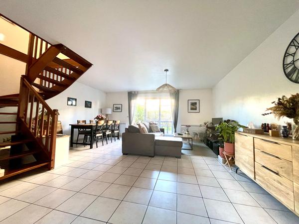 Maison CONFLANS STE HONORINE - 5 pièce(s) - 84 m2 349 000 € **  - Référence  7494