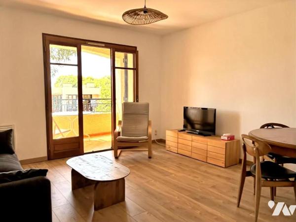 APPARTEMENT T2 AVEC TERRASSE ET BALCON DANS RESIDENCE SECURISEE A SAINT-CYR-SUR-MER.
