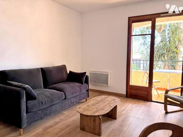 APPARTEMENT T2 AVEC TERRASSE ET BALCON DANS RESIDENCE SECURISEE A SAINT-CYR-SUR-MER.
