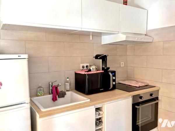APPARTEMENT T2 AVEC TERRASSE ET BALCON DANS RESIDENCE SECURISEE A SAINT-CYR-SUR-MER.