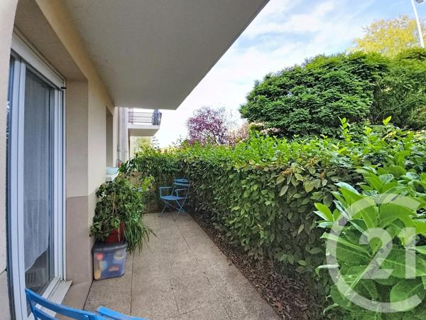 Appartement T2 à vendre  2 pièces - 47,85 m 2   VILLENEUVE SUR YONNE  - 89