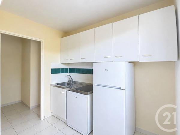 Appartement T2 à vendre  2 pièces - 47,85 m 2   VILLENEUVE SUR YONNE  - 89