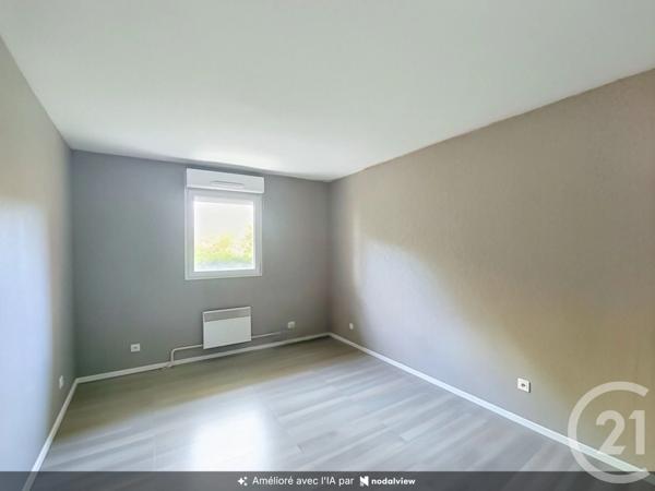 Appartement T2 à vendre  2 pièces - 47,85 m 2   VILLENEUVE SUR YONNE  - 89