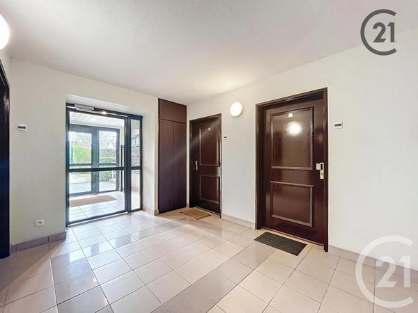 Appartement T2 à vendre  2 pièces - 47,85 m 2   VILLENEUVE SUR YONNE  - 89