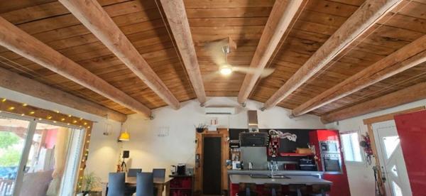 Exclusivité Maison à Ossature Bois D'environ 86 m2( possibilité d'agrandissement de 50m2 ,pièce attenante a la maison ) , 3 pièces à LE CANNET DES MAURES (83340)
