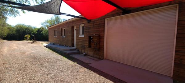 Exclusivité Maison à Ossature Bois D'environ 86 m2( possibilité d'agrandissement de 50m2 ,pièce attenante a la maison ) , 3 pièces à LE CANNET DES MAURES (83340)