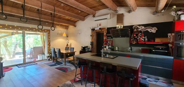 Exclusivité Maison à Ossature Bois D'environ 86 m2( possibilité d'agrandissement de 50m2 ,pièce attenante a la maison ) , 3 pièces à LE CANNET DES MAURES (83340)