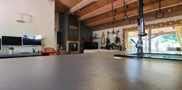 Exclusivité Maison à Ossature Bois D'environ 86 m2( possibilité d'agrandissement de 50m2 ,pièce attenante a la maison ) , 3 pièces à LE CANNET DES MAURES (83340)
