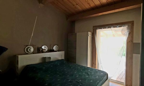 Exclusivité Maison à Ossature Bois D'environ 86 m2( possibilité d'agrandissement de 50m2 ,pièce attenante a la maison ) , 3 pièces à LE CANNET DES MAURES (83340)