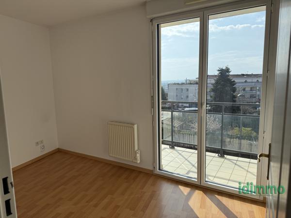 T3 de 70m2 avec 5 balcons donnant sur une vue exceptionnelle .  Grézieu-la-Varenne (69290)