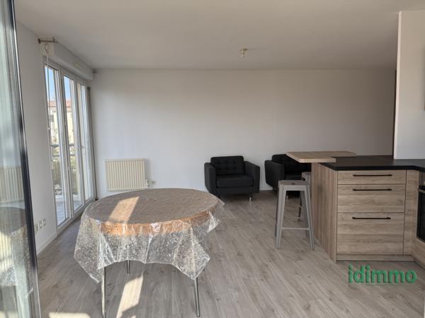 T3 de 70m2 avec 5 balcons donnant sur une vue exceptionnelle .  Grézieu-la-Varenne (69290)