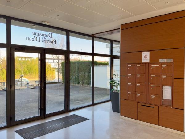 Appartement à vendre 1 pièces avec jardin et garage BRON (69)