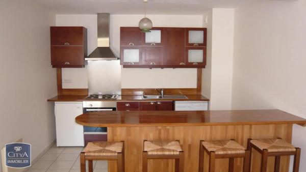 Appartement à louer 2 pièces 57.4m²