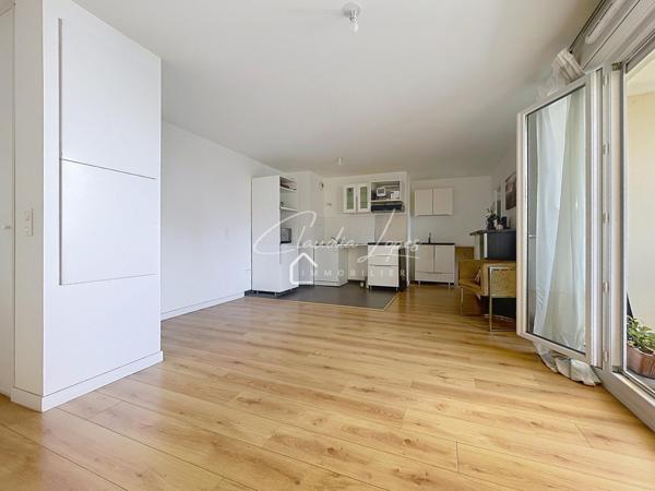 Appartement 4 pièces + 2 parkings résidence récente