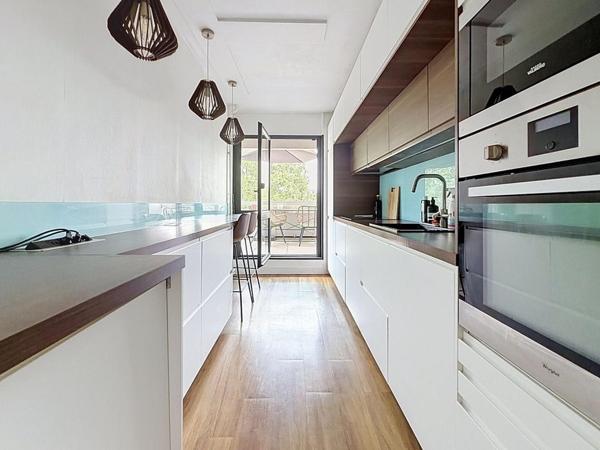 Appartement familial de 88 m²  avec sa vue exceptionnelle en plein coeur du parc des Coudrays