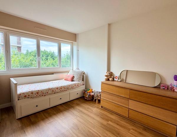 Appartement familial de 88 m²  avec sa vue exceptionnelle en plein coeur du parc des Coudrays