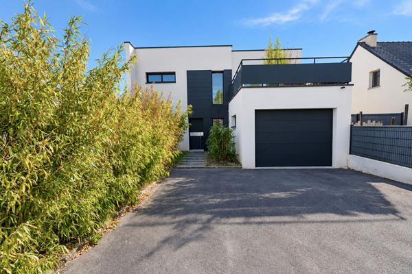 A Vendre Maison Melesse 7 pièces, 210m² habitables, 5 chambres dont une suite parentale au rez-de-chaussée, terrain 539m²