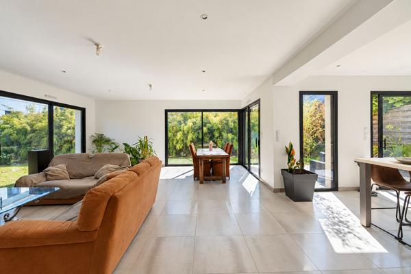 A Vendre Maison Melesse 7 pièces, 210m² habitables, 5 chambres dont une suite parentale au rez-de-chaussée, terrain 539m²