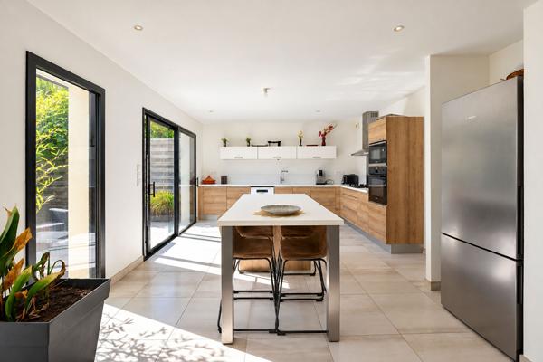 A Vendre Maison Melesse 7 pièces, 210m² habitables, 5 chambres dont une suite parentale au rez-de-chaussée, terrain 539m²