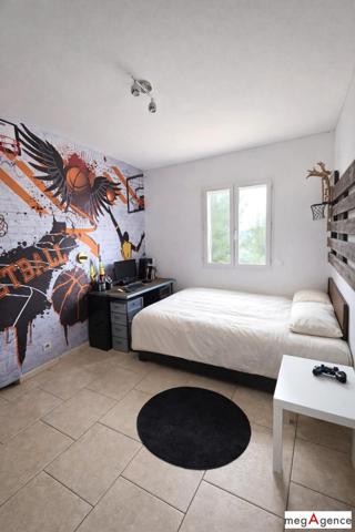 Maison à BORMES-LES-MIMOSAS, 83230 - 5 pièces 145m²