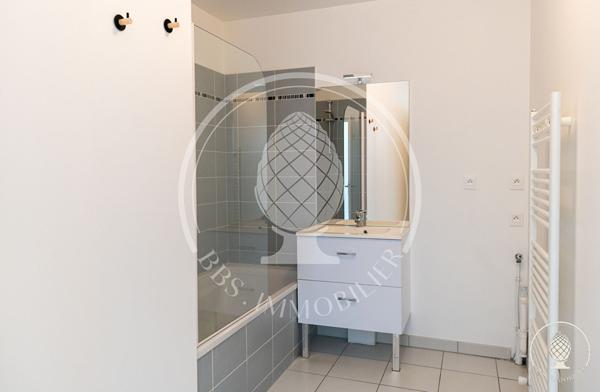 Appartement T3 à Aytré avec terrasse et stationnement , Aytre