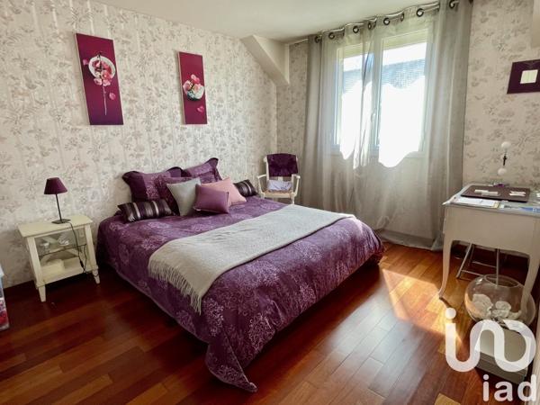 Maison traditionnelle 6 pièces de 141 m² à Soisy-sur-Seine (91450)