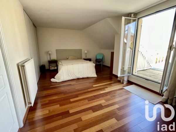Maison traditionnelle 6 pièces de 141 m² à Soisy-sur-Seine (91450)