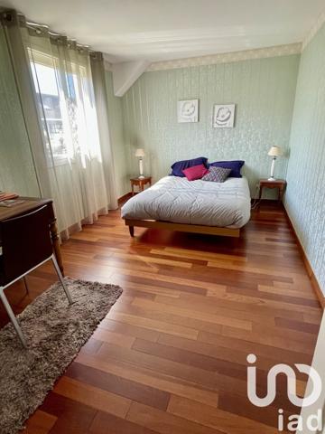 Maison traditionnelle 6 pièces de 141 m² à Soisy-sur-Seine (91450)