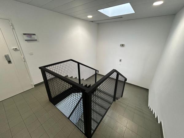 Bureaux lumineux à vendre ou à louer - ZA Les Paluds - Aubagne