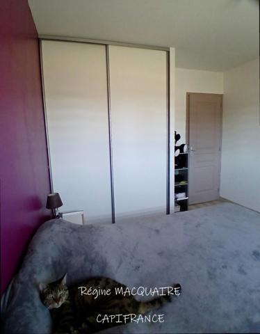À vendre – Pavillon récent de plain‑pied (RT2012) : 4 pièces, 3 chambres, 1 259 m² de terrain, 44 m² de combles aménageables – Vire (14)