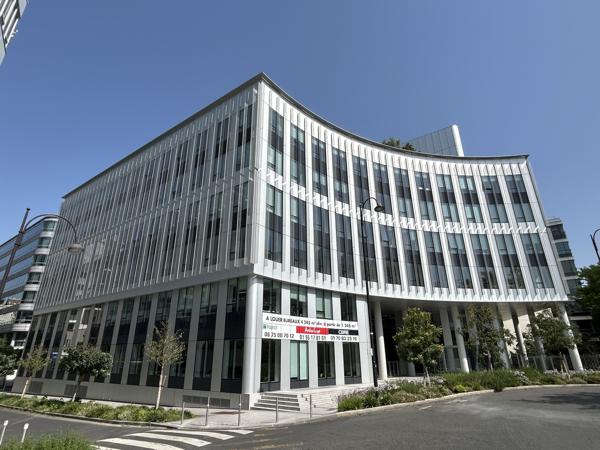 Bureaux neufs avec Roof top à Rueil-Malmaison - Nombreuses prestations de qualité - Au pied du RER A
