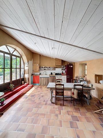 Sud Ardèche / Les Vans — Maison en pierres indépendante, 2 logements & jardin arboré