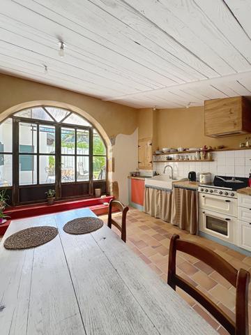 Sud Ardèche / Les Vans — Maison en pierres indépendante, 2 logements & jardin arboré