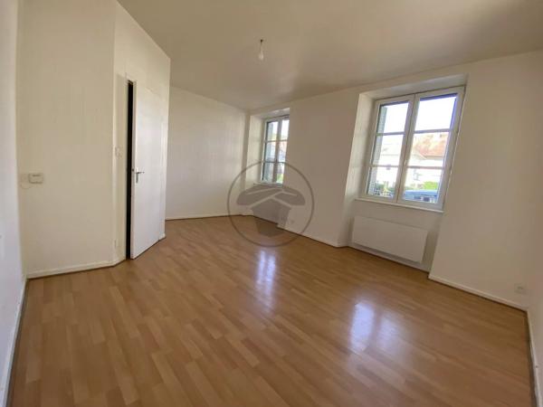 Location                                                      Appartement
                        
                     3 pièces                      70 m2                     à Baume-les-Dames