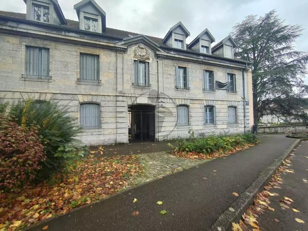 Location                                                      Appartement
                        
                     3 pièces                      70 m2                     à Baume-les-Dames