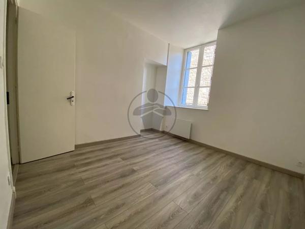 Location                                                      Appartement
                        
                     3 pièces                      70 m2                     à Baume-les-Dames